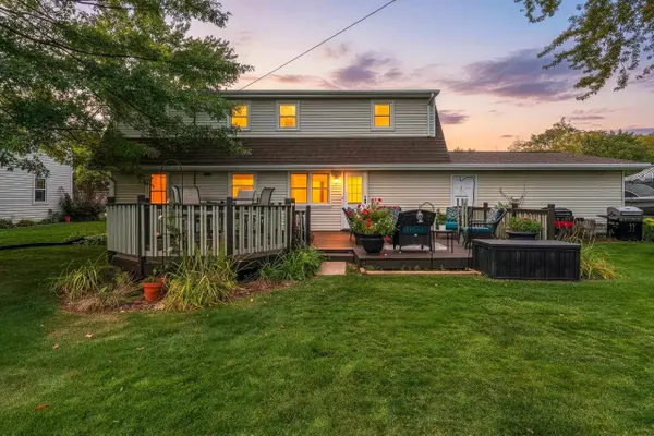 2075 W VISTA CIR, De Pere, WI 54115
