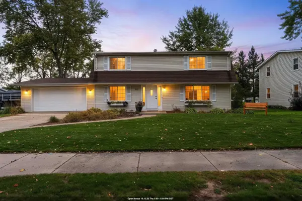 2075 W VISTA CIR, De Pere, WI 54115