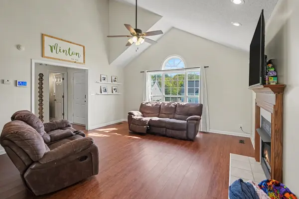 2483 Elkmont Dr, Clarksville, TN 37040