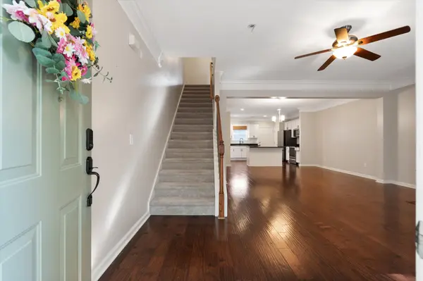 817 Hobbit Ln, Nashville, TN 37211