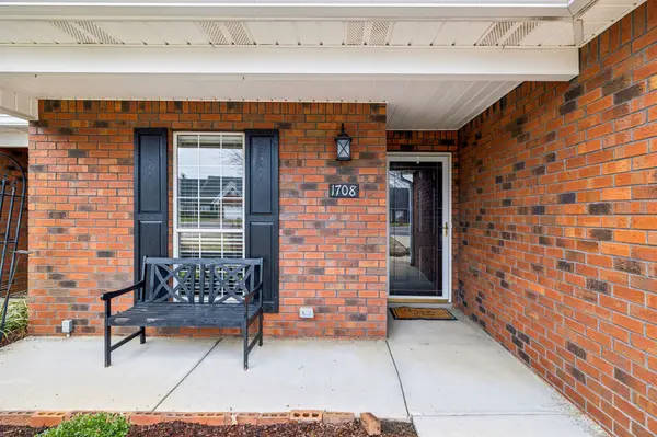 1708 Keeneland Ct, Murfreesboro, TN 37127
