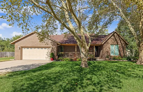 1516 E Rose Lane, Andover, KS 67002
