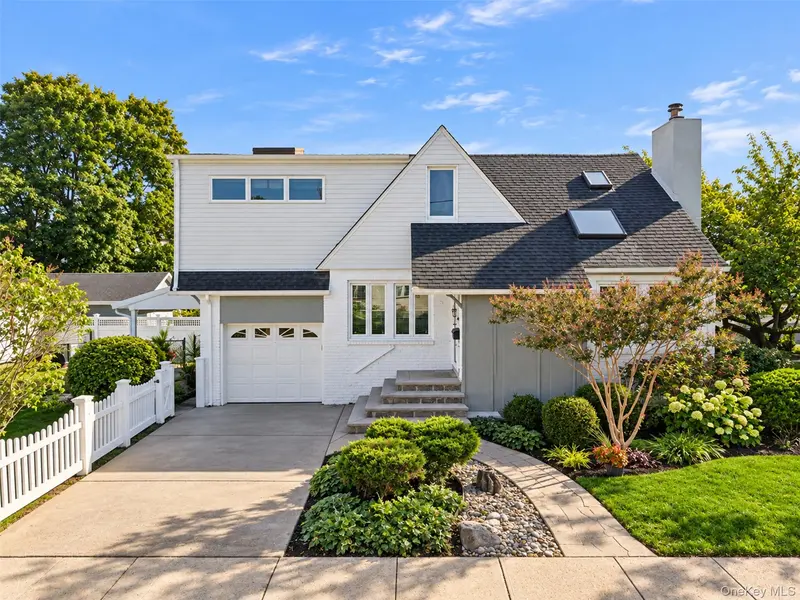 101 Tulip PL, North Bellmore, NY 11710