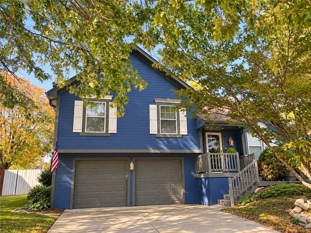 1436 SW Mission RD, Lee's Summit, MO 64081