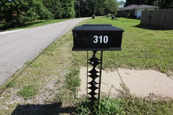 310 Dogwood Dr, Erin, TN 37061