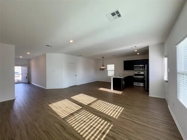 512 Gabbro GDNS, Maxwell, TX 78656