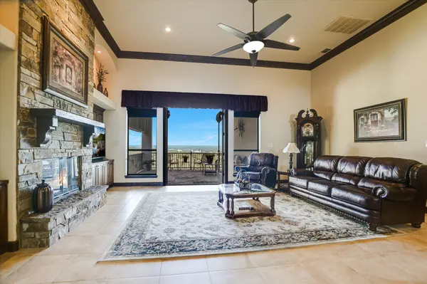 406 Cielo CIR, Marble Falls, TX 78654