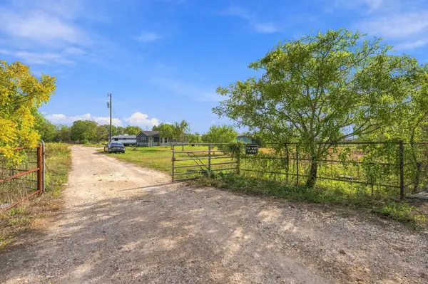 3134 Homannville TRL, Lockhart, TX 78644