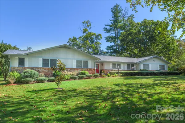 791 Crooked Creek RD, Hendersonville, NC 28739