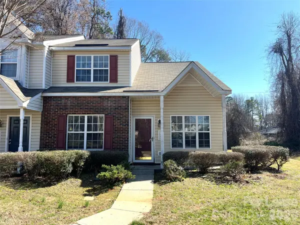 7699 Petrea LN, Charlotte, NC 28227