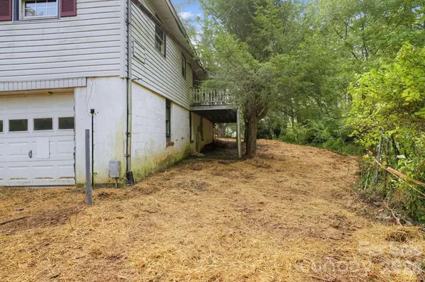 2131 Deep Ford RD, Lansing, NC 28643