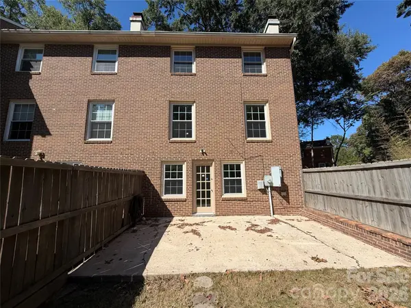 1810 Sabrina CT, Charlotte, NC 28210