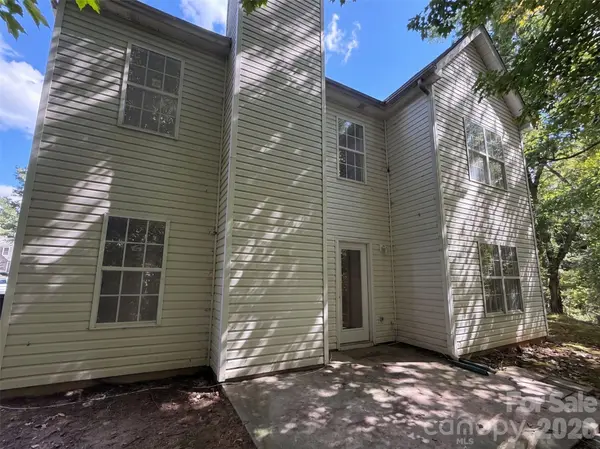 8902 Woodland Hills RD, Charlotte, NC 28269