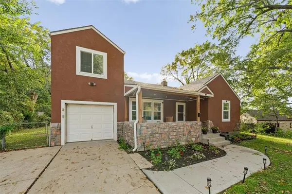 5821 Appleton AVE, Raytown, MO 64133