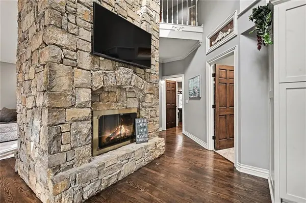 8228 NW Weatherby DR, Weatherby Lake, MO 64152