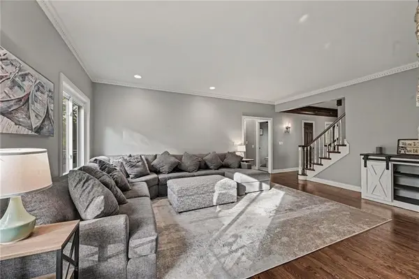 8228 NW Weatherby DR, Weatherby Lake, MO 64152