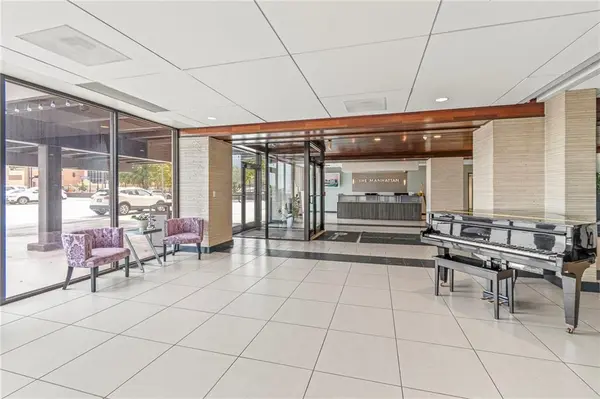 700 E 8th ST #6E, Kansas City, MO 64106