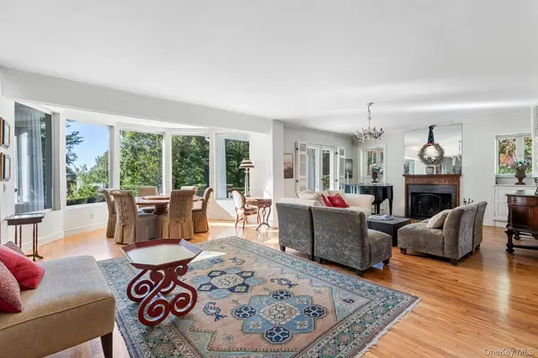 6 Arbutus PATH, Port Jefferson, NY 11777