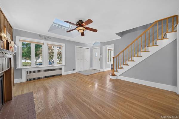 101 Tulip PL, North Bellmore, NY 11710