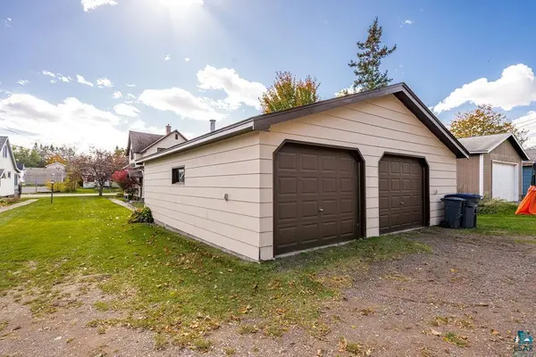 115 3rd St, Proctor, MN 55810