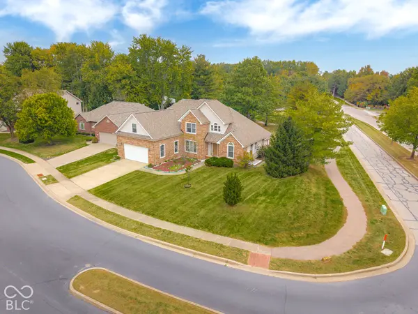 725 Greystone CT, Columbus, IN 47201