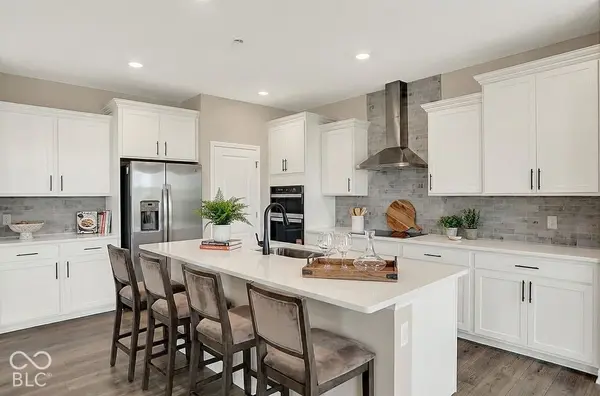 6588 Thresher PASS, Mccordsville, IN 46055