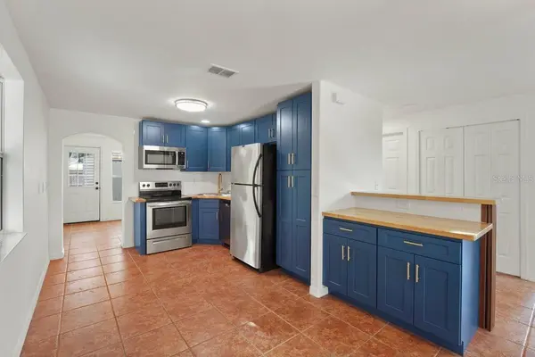 64 OCEAN SHORE DR, Ormond Beach, FL 32176