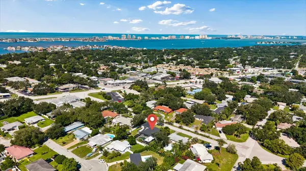 2432 INDIAN AVE, Belleair Bluffs, FL 33770