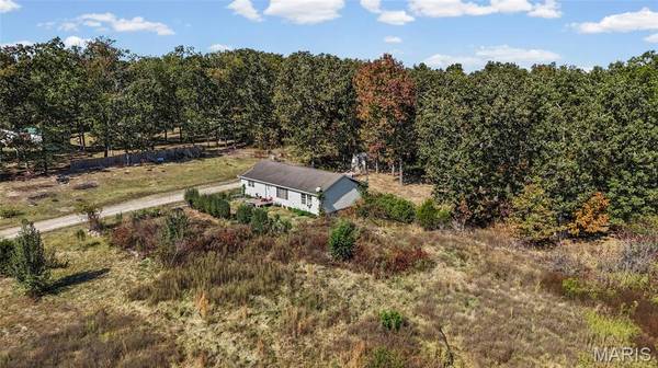 10196 Sweetwater RD, Mineral Point, MO 63660