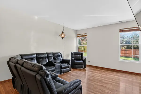 2420 Evergreen CIR, Mchenry, IL 60050