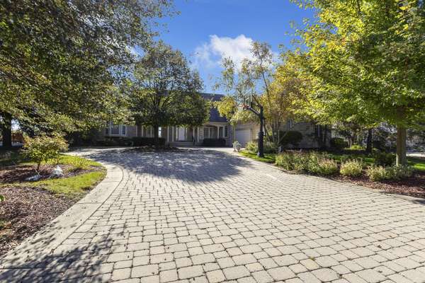 240 Boulder DR, Lake In The Hills, IL 60156