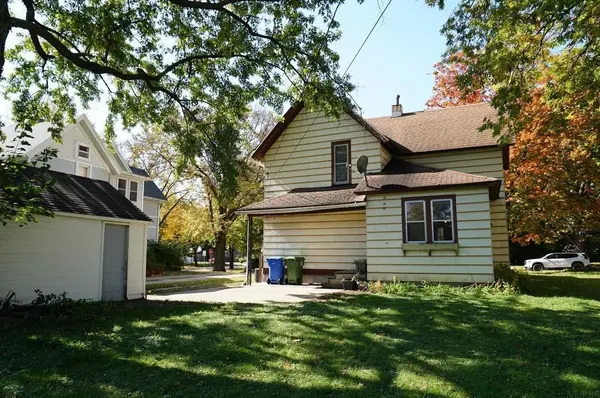 402 B ST, Charles City, IA 50616