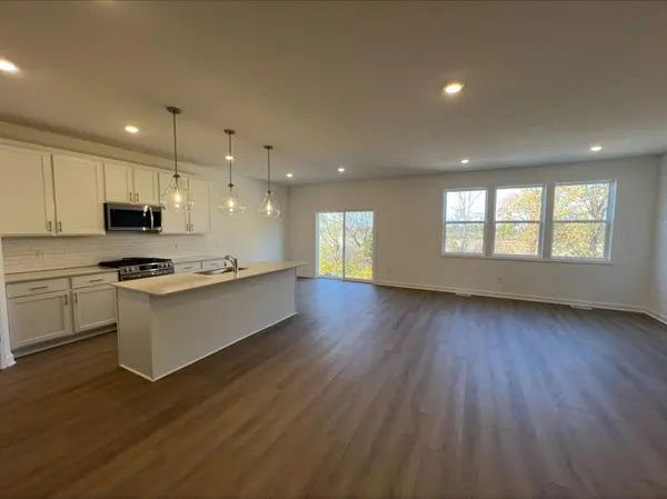 2125 Traverse DR, Lino Lakes, MN 55038