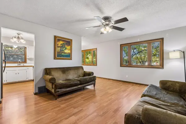 16551 Franklin TRL SE, Prior Lake, MN 55372