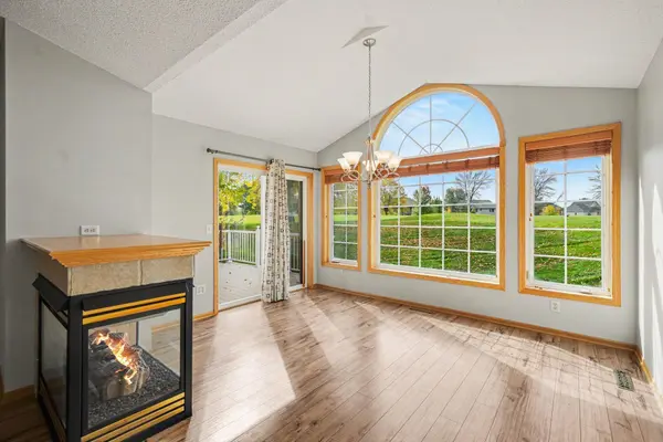 8950 Deer Run CT, Victoria, MN 55386