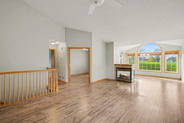 8950 Deer Run CT, Victoria, MN 55386