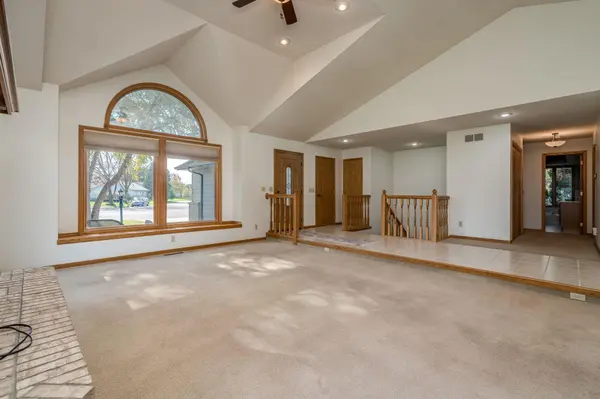 104 Wadsworth DR, Mankato, MN 56001