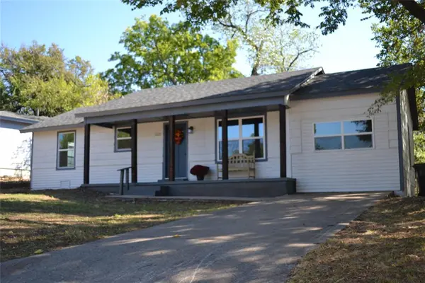 1020 Hickory LN, Midwest City, OK 73110