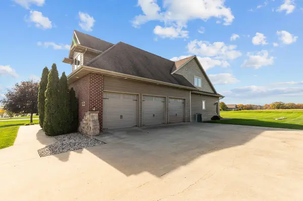 5917 VALENTINE DR, Winneconne, WI 54986
