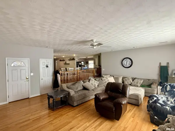 115 S CEDAR ST, Rushville, IL 62681