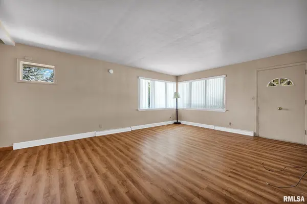 409 W GLEN AVE, Peoria, IL 61614