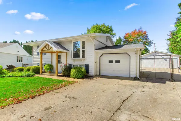 124 LYNNHAVEN DR, Washington, IL 61571