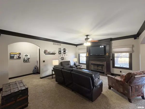 1441 JADENS WAY, Washington, IL 61571
