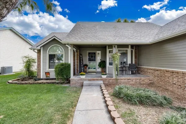 2432 N Crestline St, Wichita, KS 67205