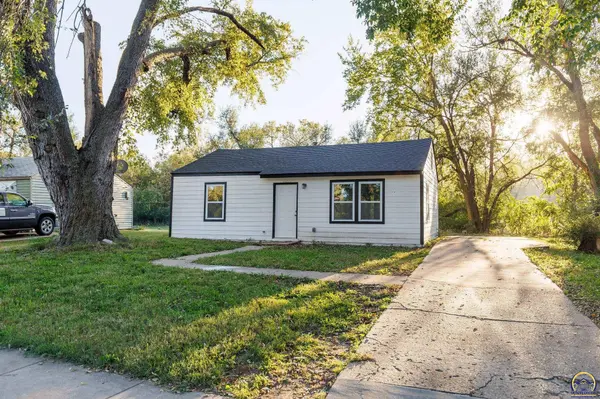 3361 SE Girard ST, Topeka, KS 66605