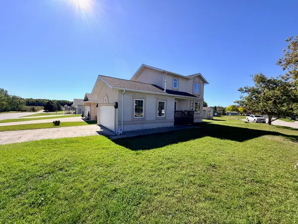 86 Mcmillan AVE, Dryden, ON P8N 3K2