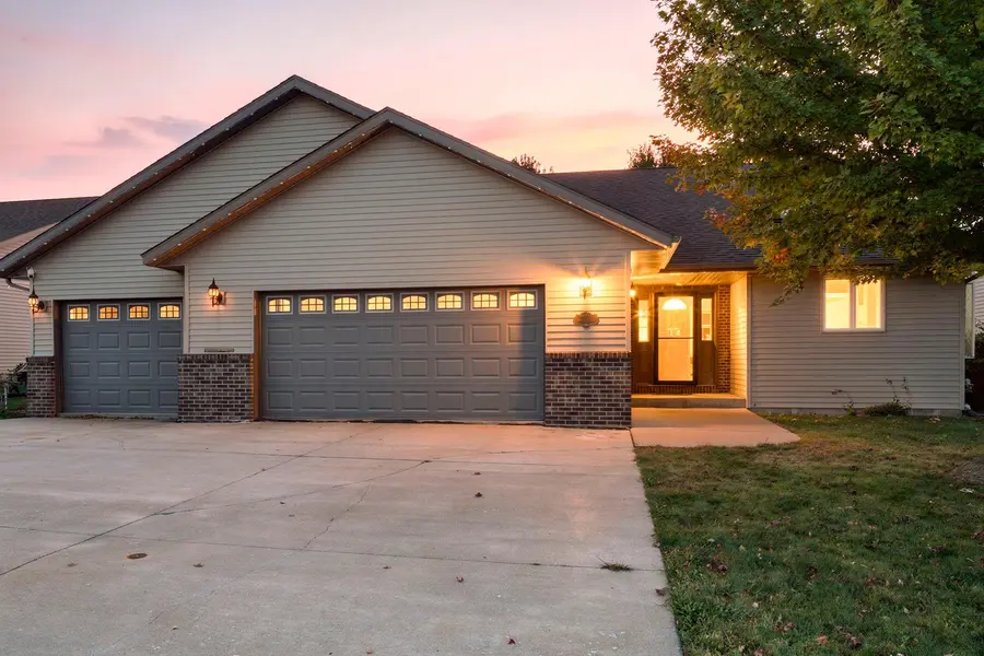 113 Quinion DR, Mankato, MN 56001