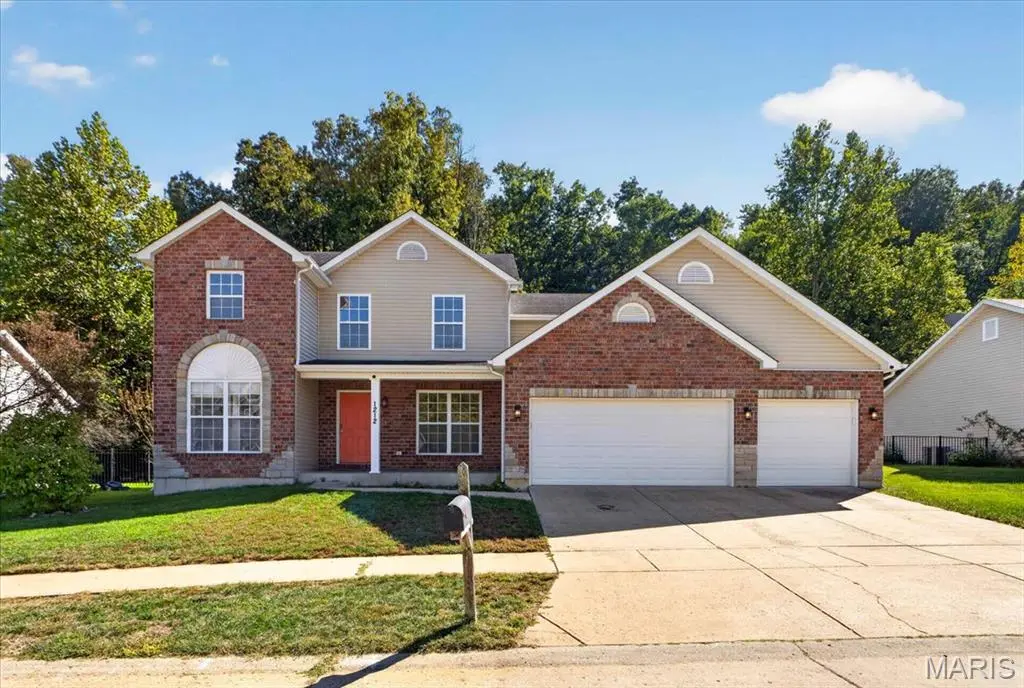 1212 Konert Valley DR, Fenton, MO 63026