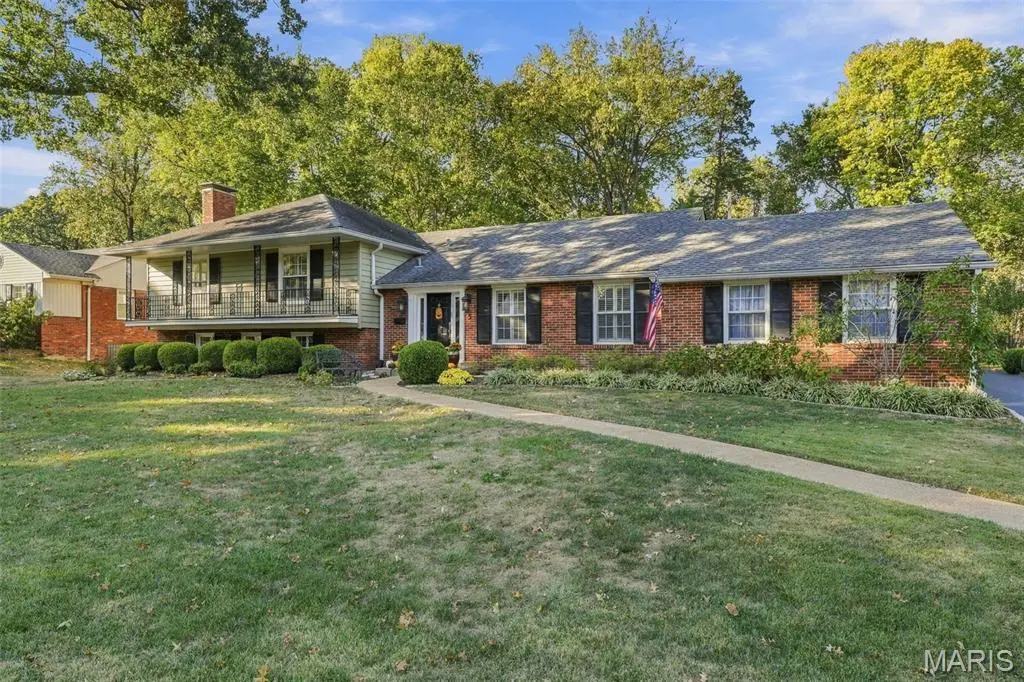 5 Taylor EST, Kirkwood, MO 63122