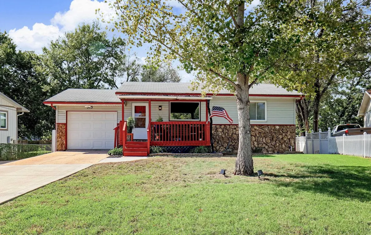 313 N Sunnyside Rd, Haysville, KS 67060